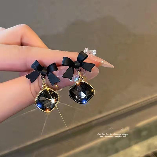 AWJ-166 Bow Shape Korean Earrings- Black /Red