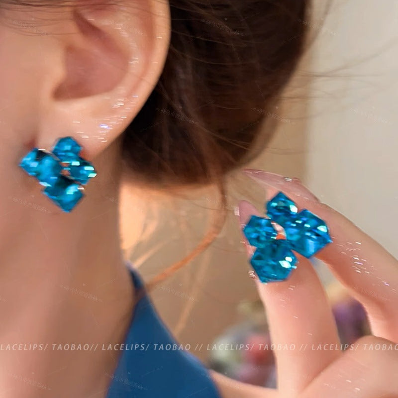 PJX-121 Crystal Sparkling Korean Earrings – Elegant Shine, Premium Style & Stunning Feminine Charm